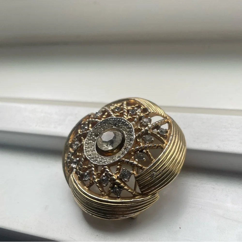 Vintage Crystal Rhinestone Gold Tone Wheel Brooch Mid 20th Century Classic